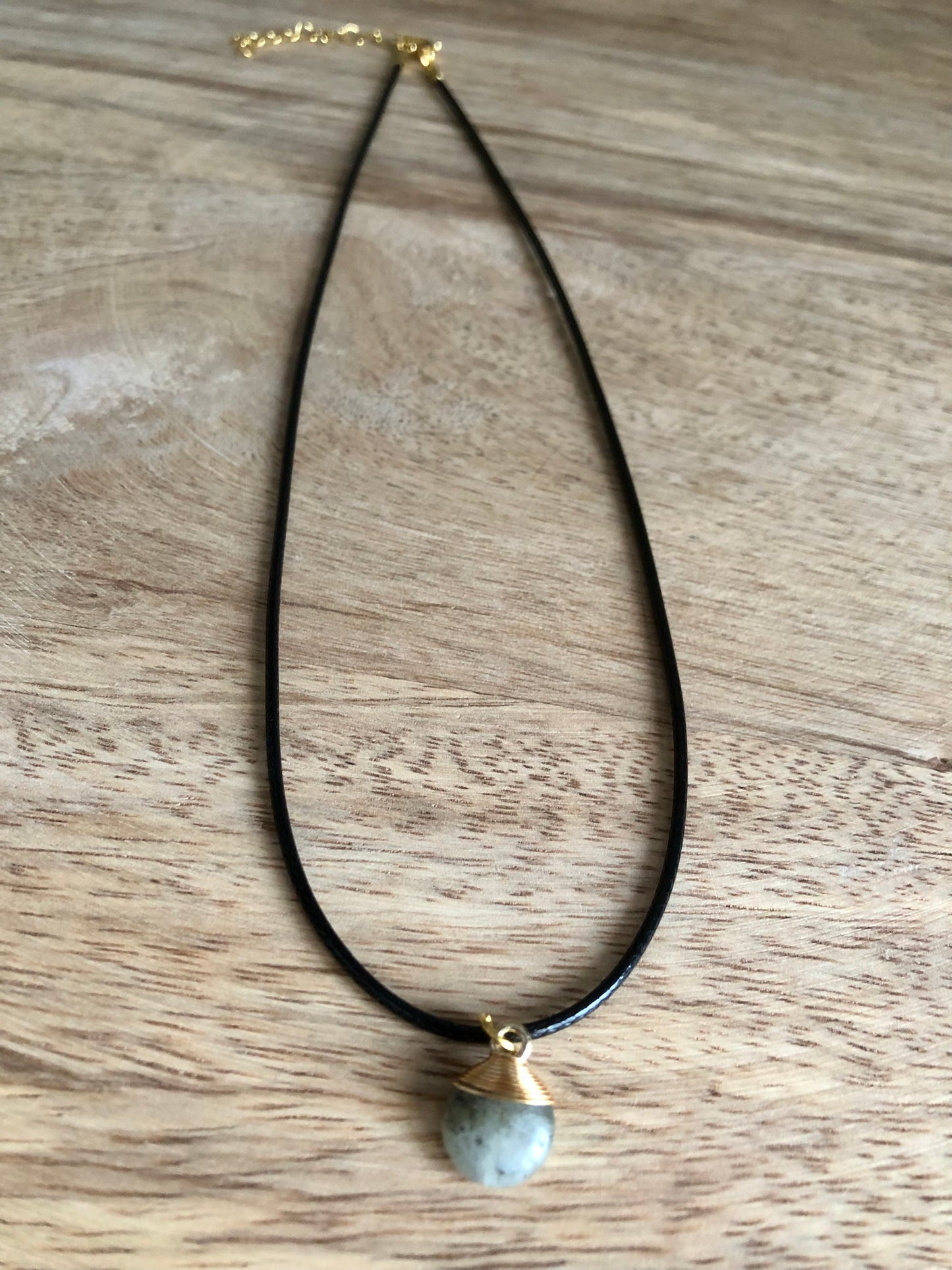Collier Protection Incontournable en Labradorite
