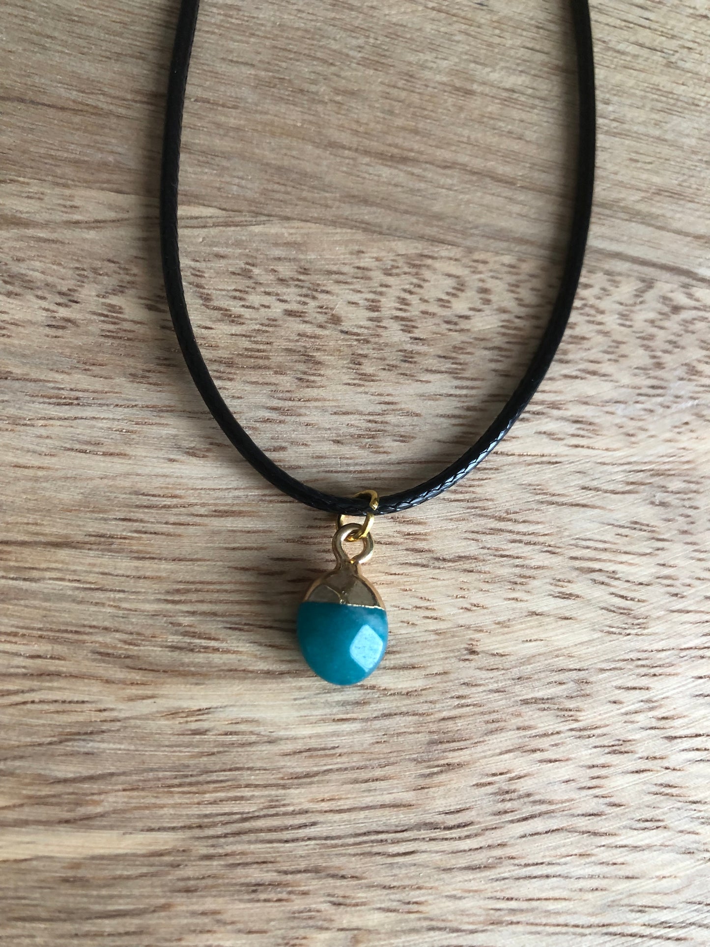 Collier Honnêteté en Jade Bleue