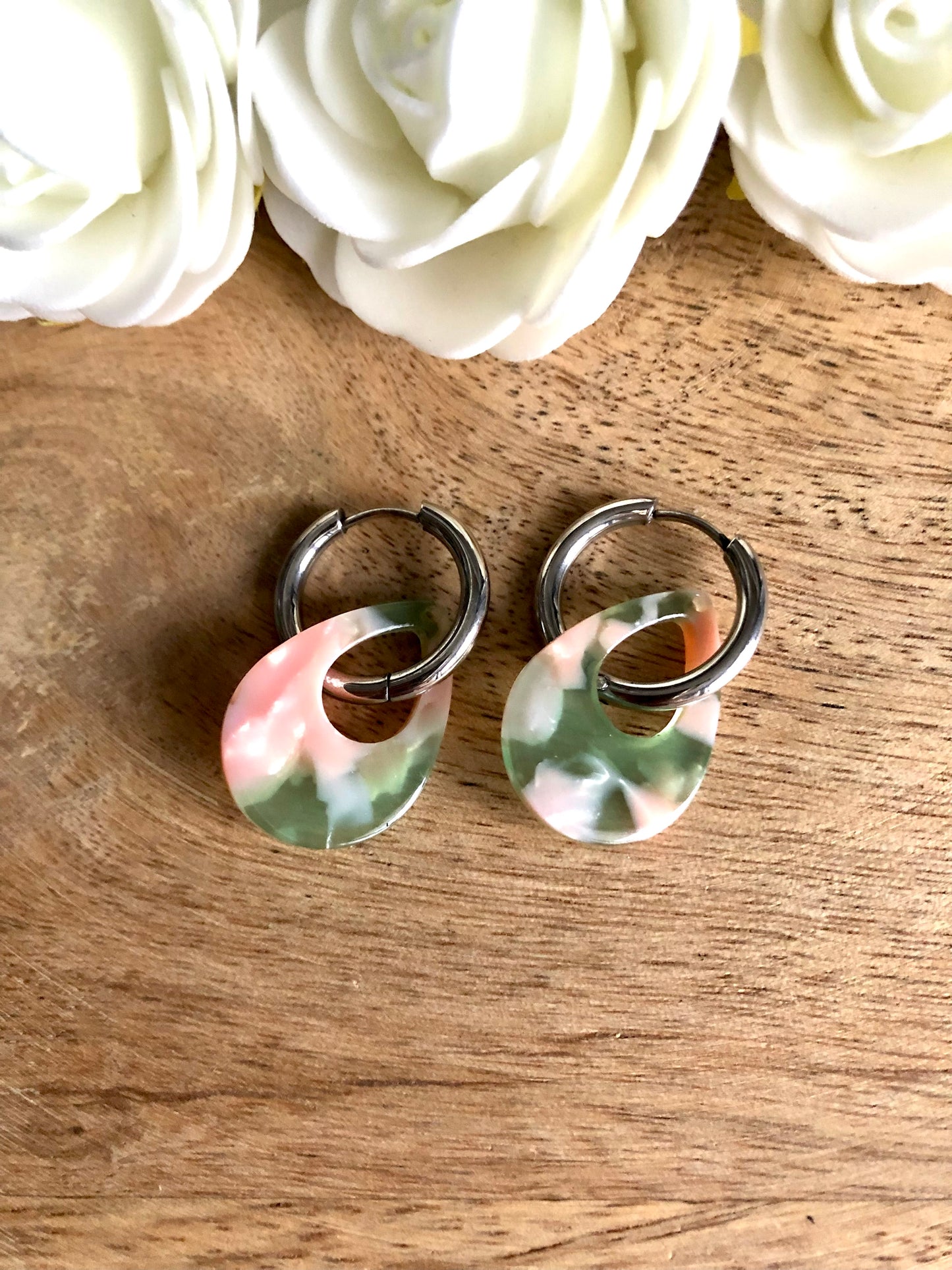 Boucles d’Oreilles Gouttes Colorées - Vertes Roses