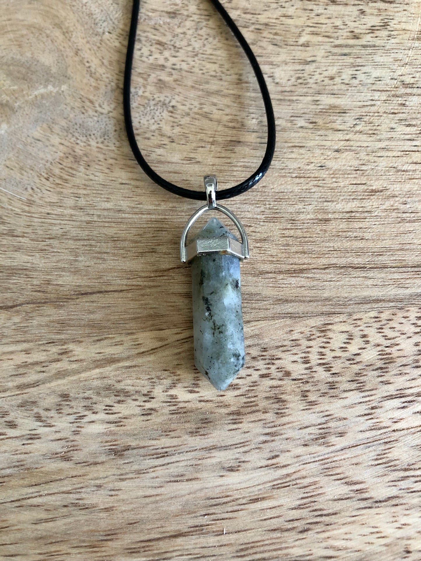 Collier Protection Incontournable en Labradorite