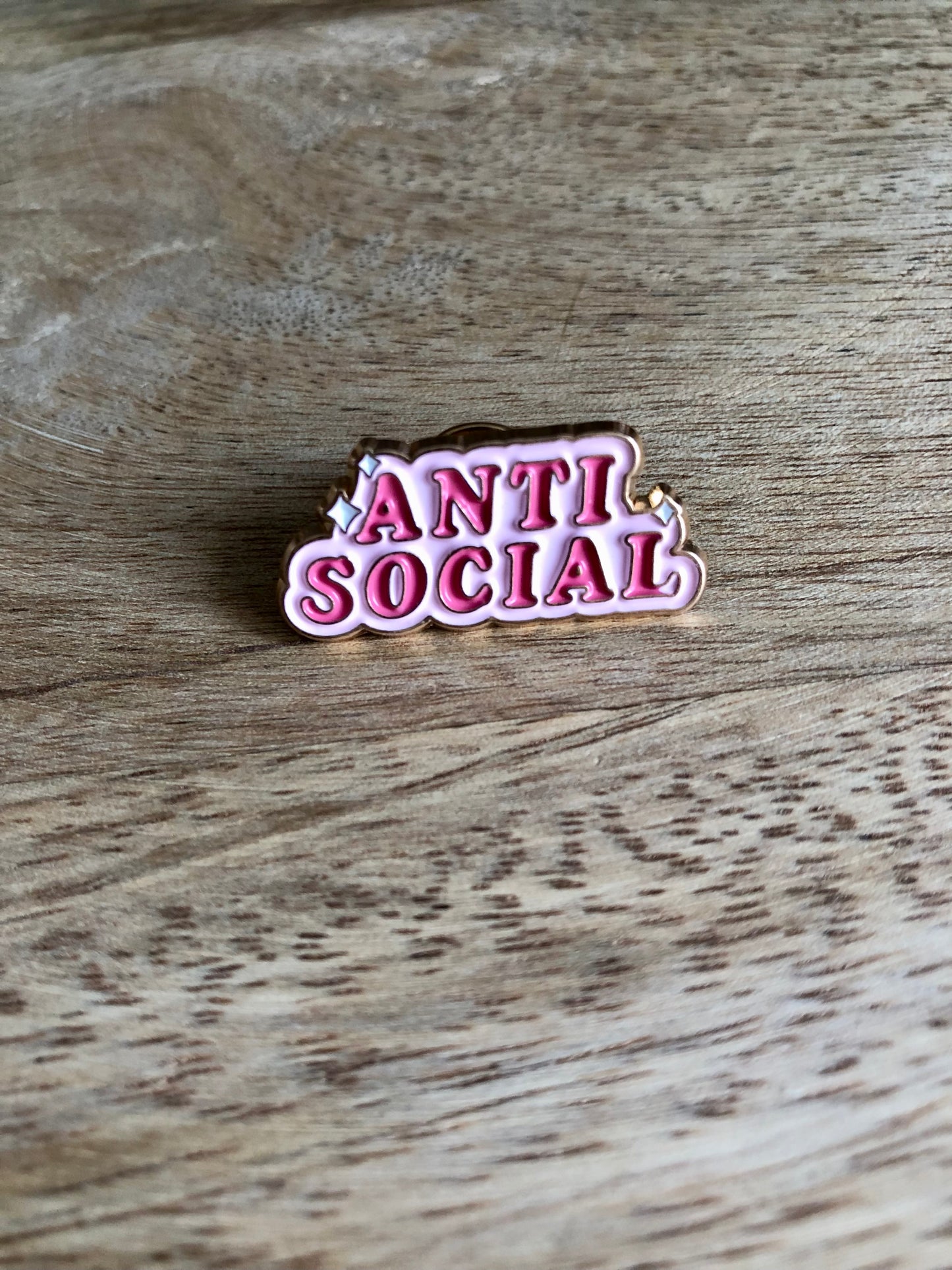 Pin’s Anti Social