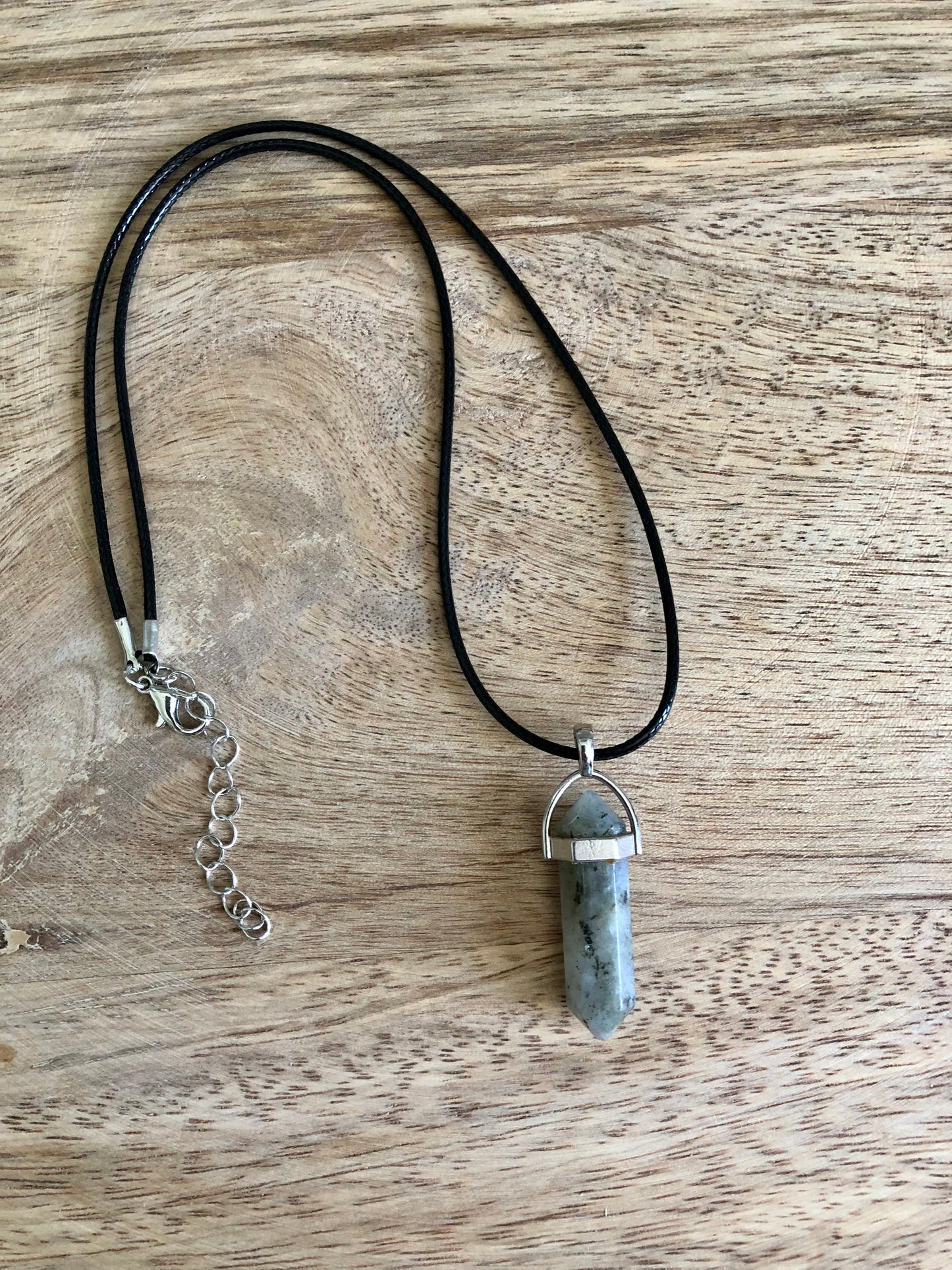 Collier Protection Incontournable en Labradorite