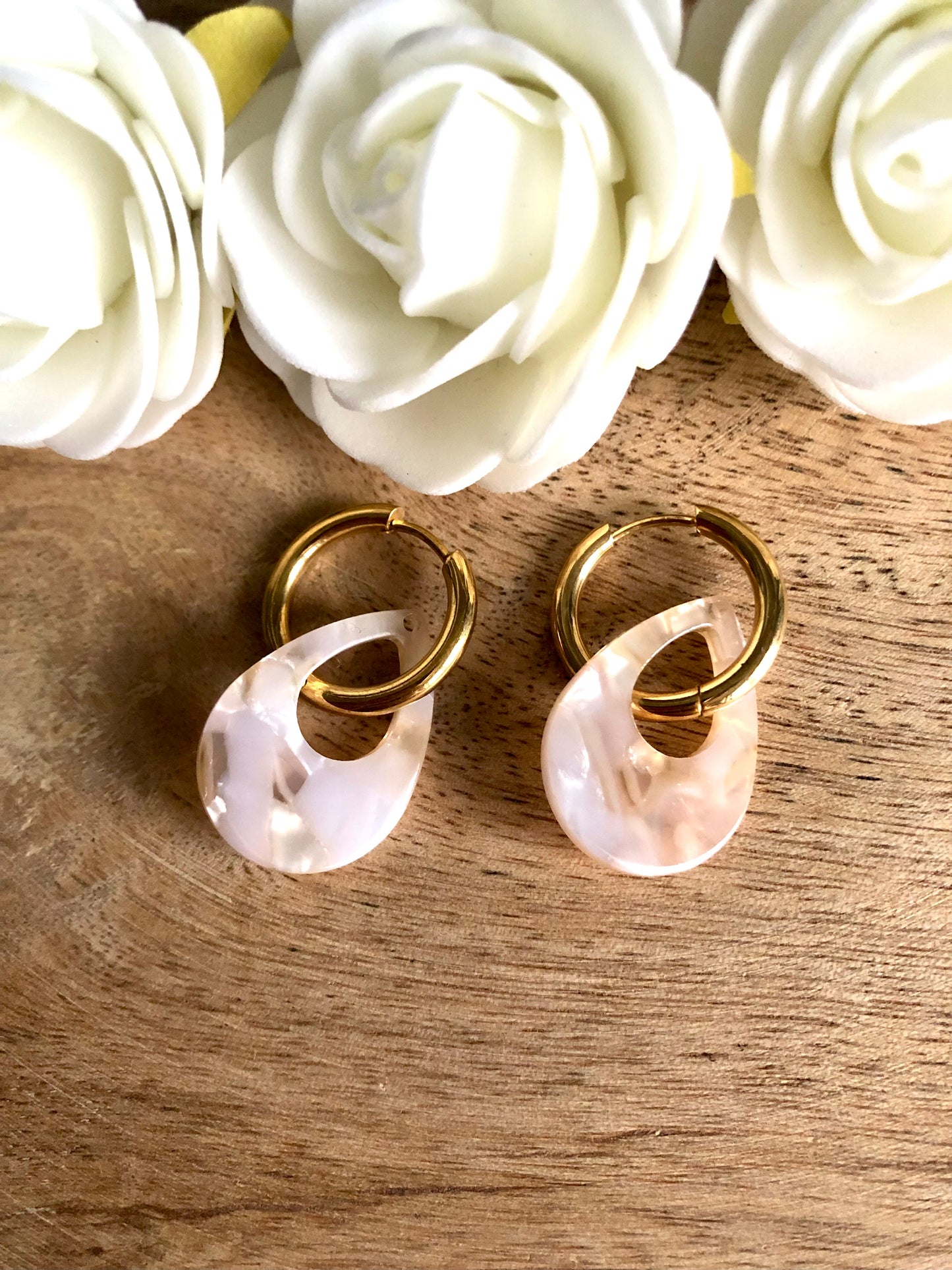 Boucles d’Oreilles Gouttes Colorées - Blanches Rosées