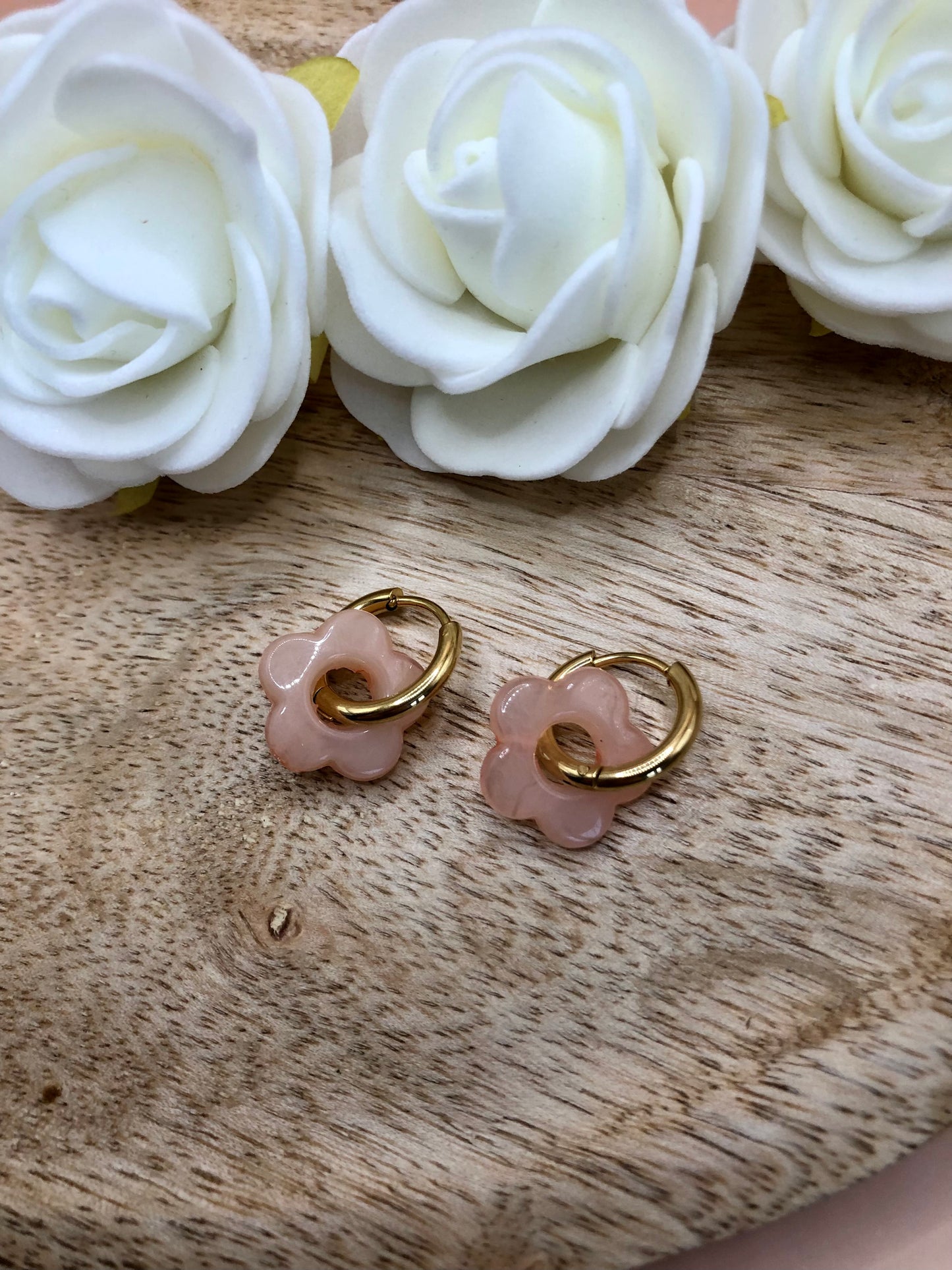 Boucles d’Oreilles Fleurs Percées - Coloris Saumon