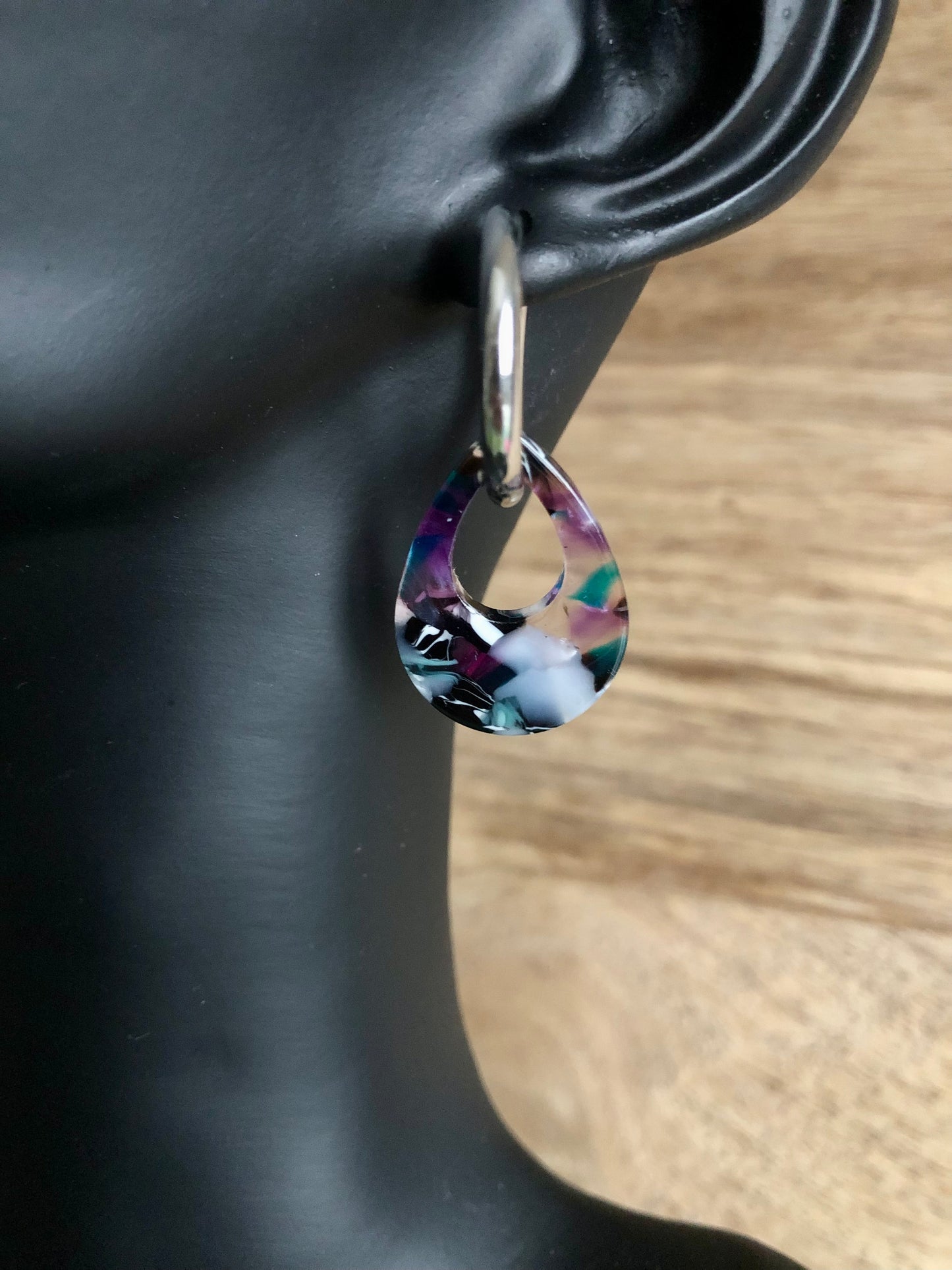Boucles d’Oreilles Gouttes Colorées - Noires Violettes