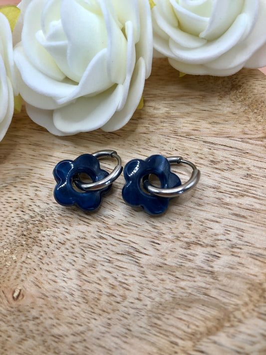 Boucles d’Oreilles Fleurs Percées - Coloris Nuit