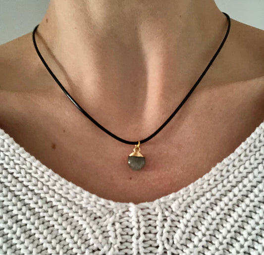 Collier Protection Incontournable en Labradorite