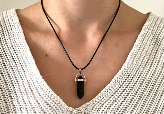 Collier Enracinement en Pierre de Lave