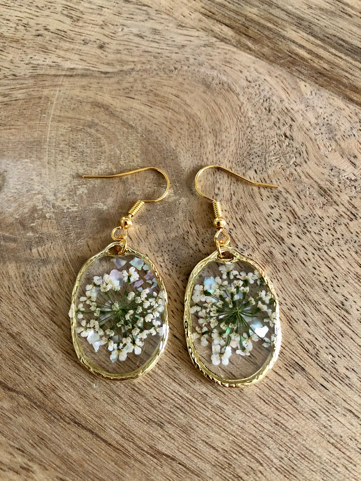 Boucles-d’Oreilles Florales - Blanches Scintillantes